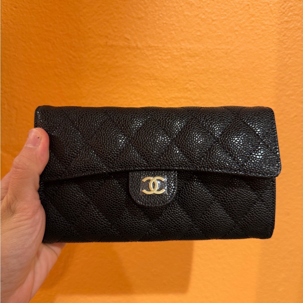 CC Black Caviar Quilted Wallet on Chain